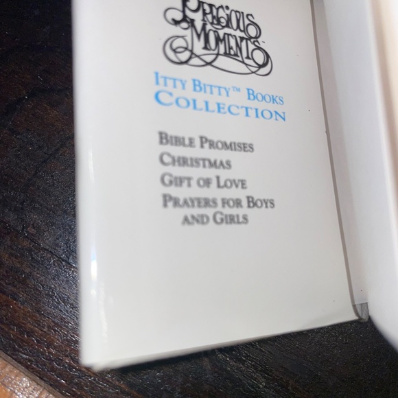 Precious Moments Bible Promises‎ Itty Bitty Bible Book 1992 - Picture 4 of 8